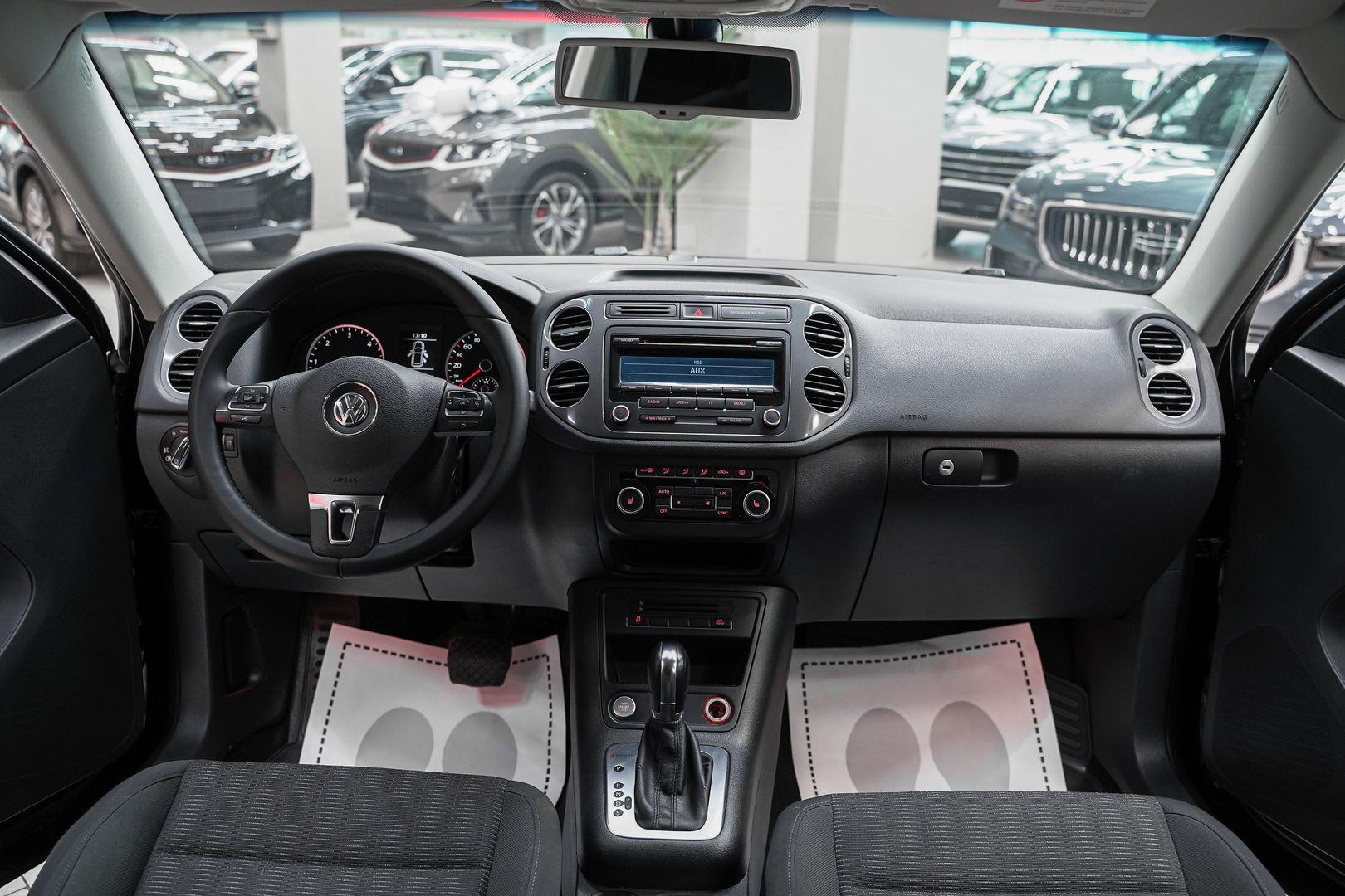 Volkswagen Tiguan 2012, черный, ДЦ Орехово