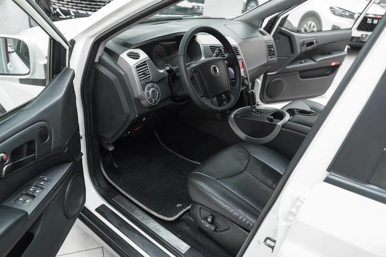 SsangYong Kyron 2011, белый, ДЦ Орехово