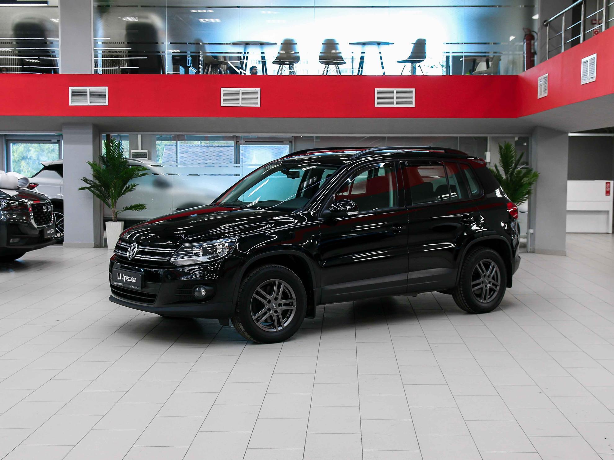 Volkswagen Tiguan 2015, черный, ДЦ Орехово