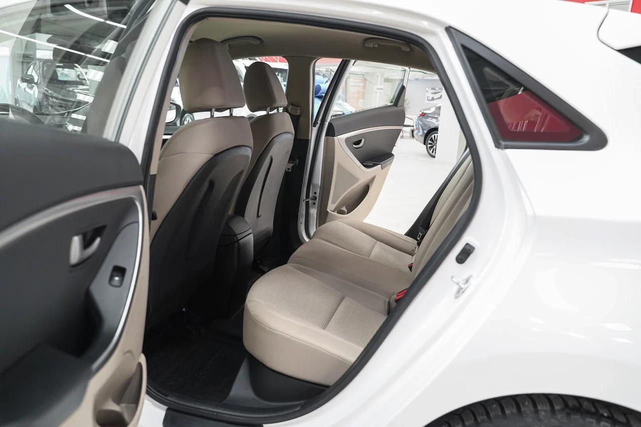 Hyundai i30 2016, белый, ДЦ Орехово