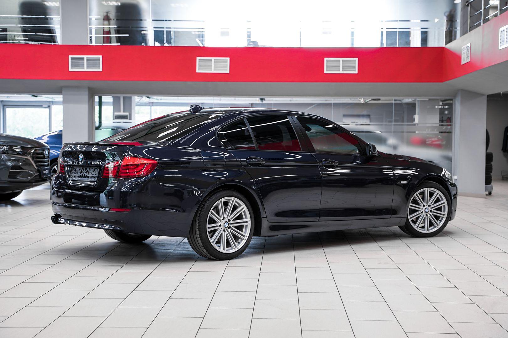 BMW 5 серии 2012, синий, ДЦ Орехово