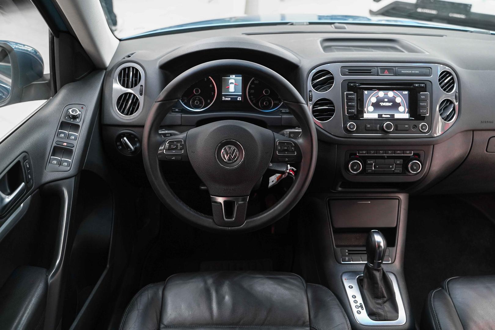 Volkswagen Tiguan 2011, синий, ДЦ Орехово