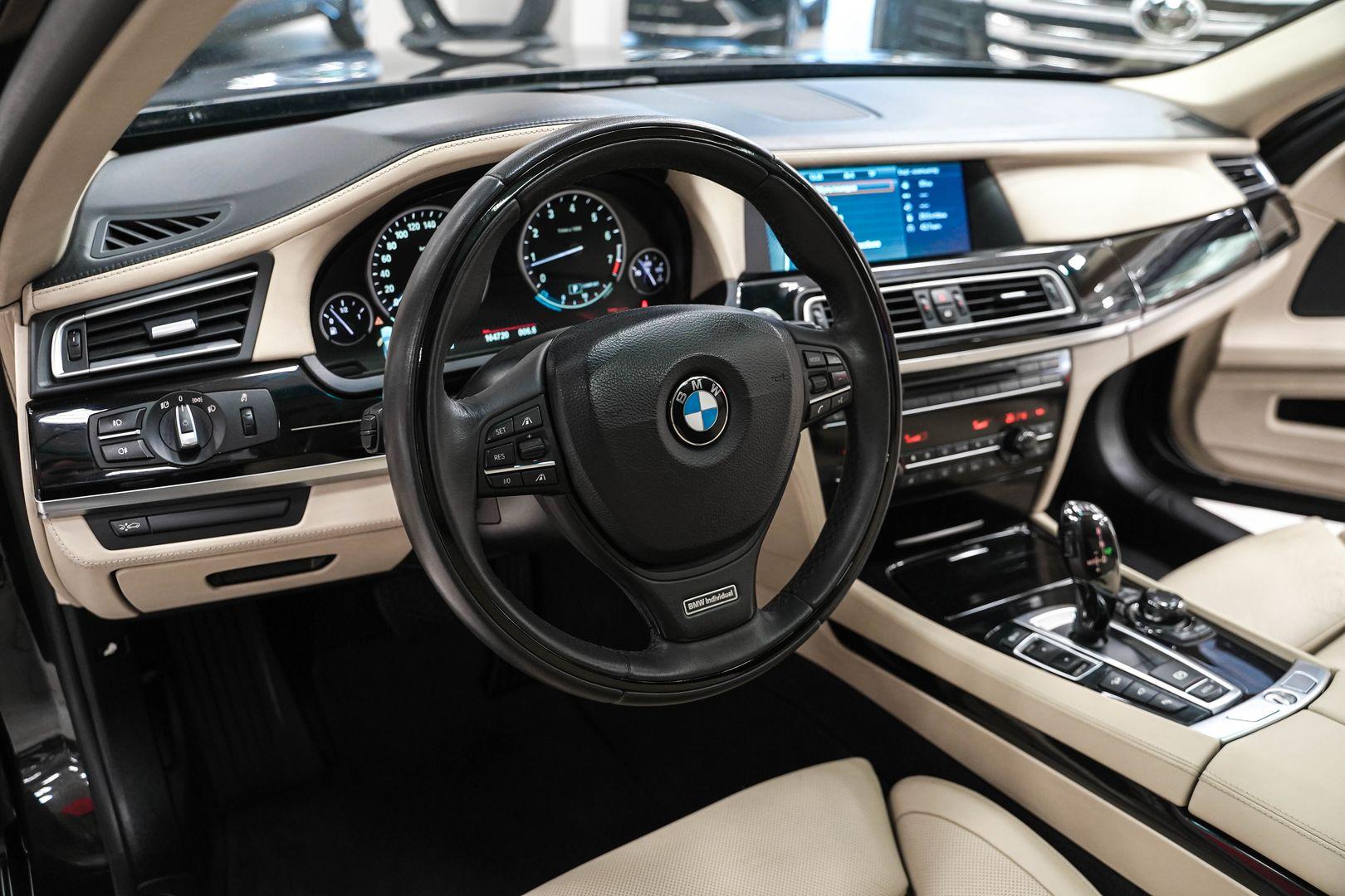 BMW 7 серии 2011, черный, ДЦ Орехово