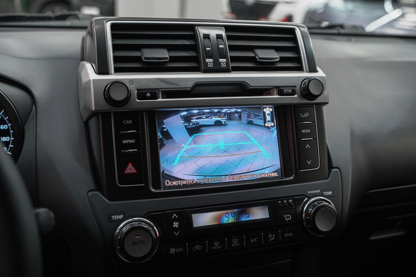Toyota Land Cruiser Prado 2014, белый, ДЦ Орехово