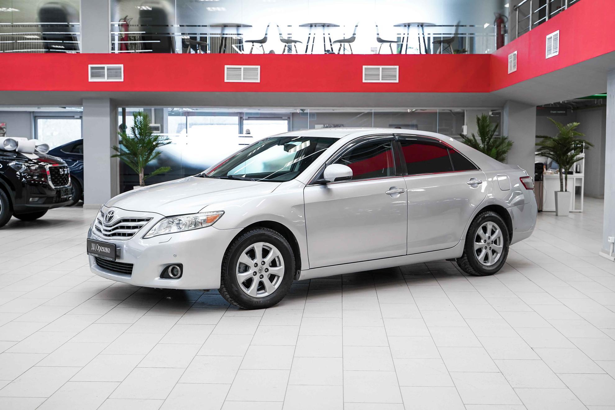 Toyota Camry 2011, серебряный, ДЦ Орехово