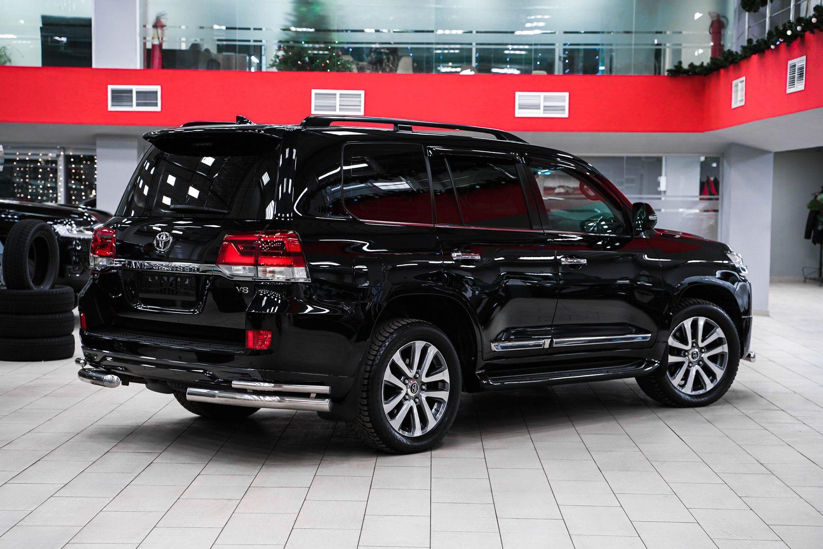 Toyota Land Cruiser 2017, черный, ДЦ Орехово