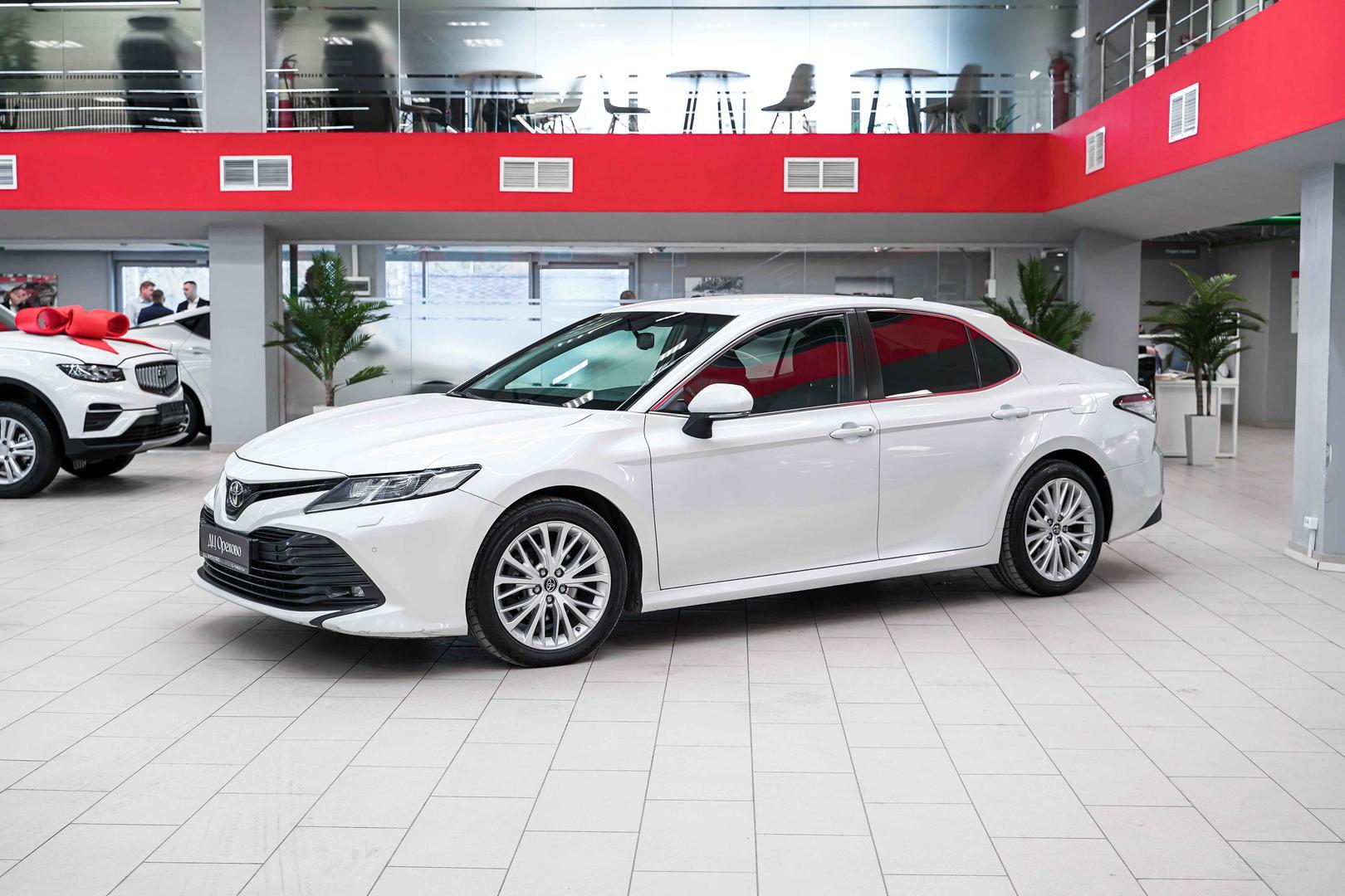 Toyota Camry 2019, белый, ДЦ Орехово