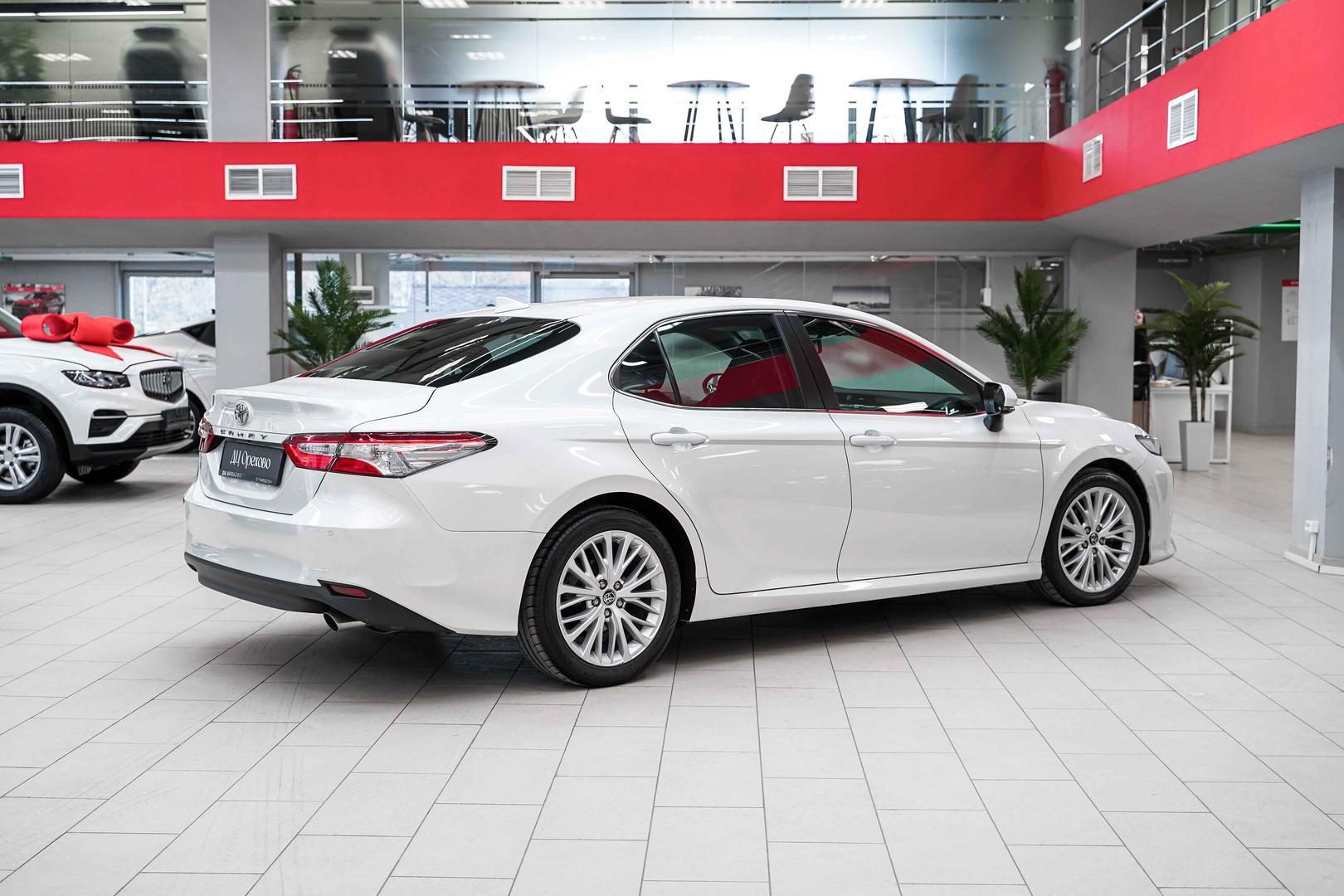 Toyota Camry 2019, белый, ДЦ Орехово