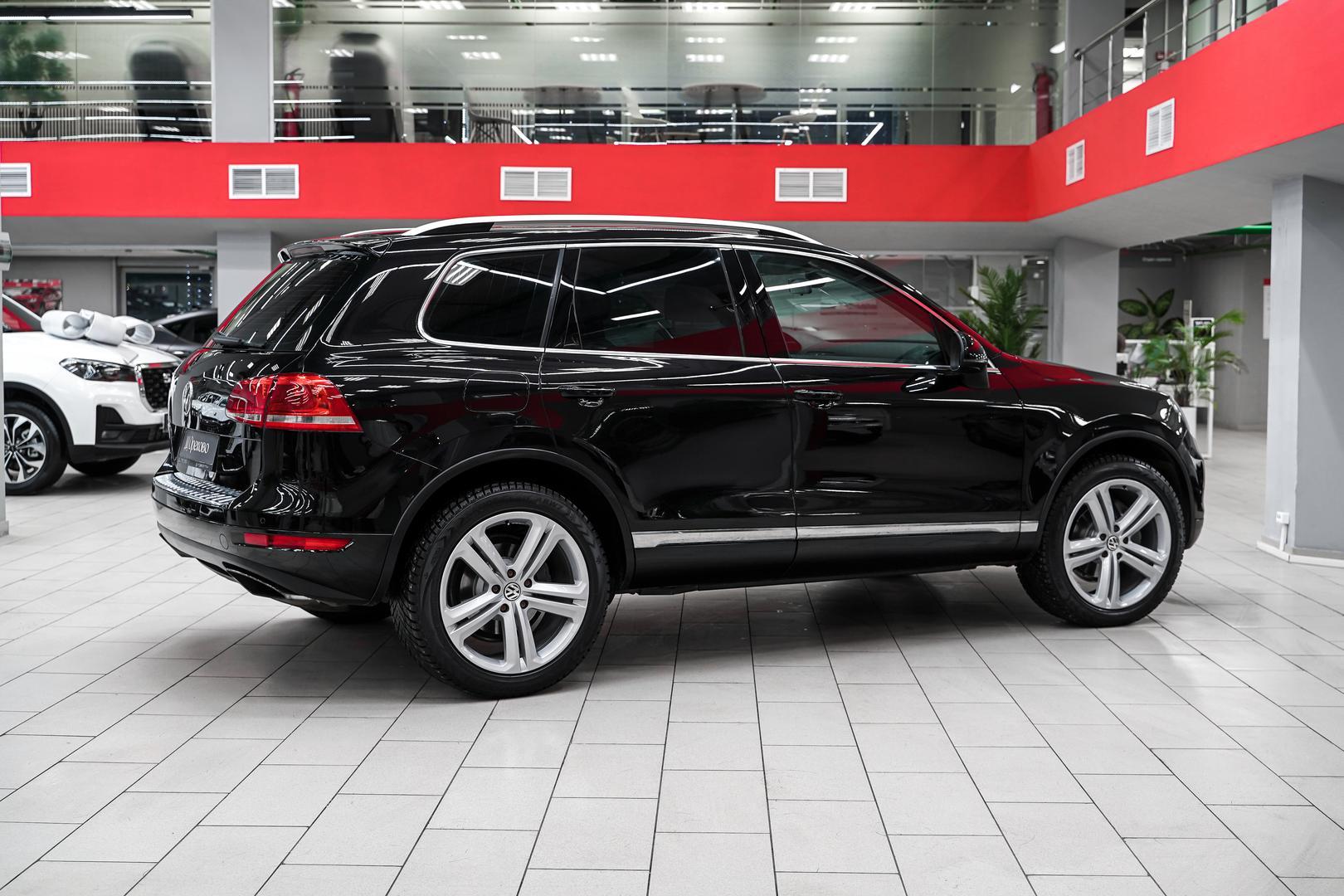 Volkswagen Touareg 2012, черный, ДЦ Орехово