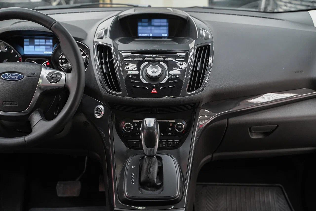 Ford Kuga 2013, серый, ДЦ Орехово