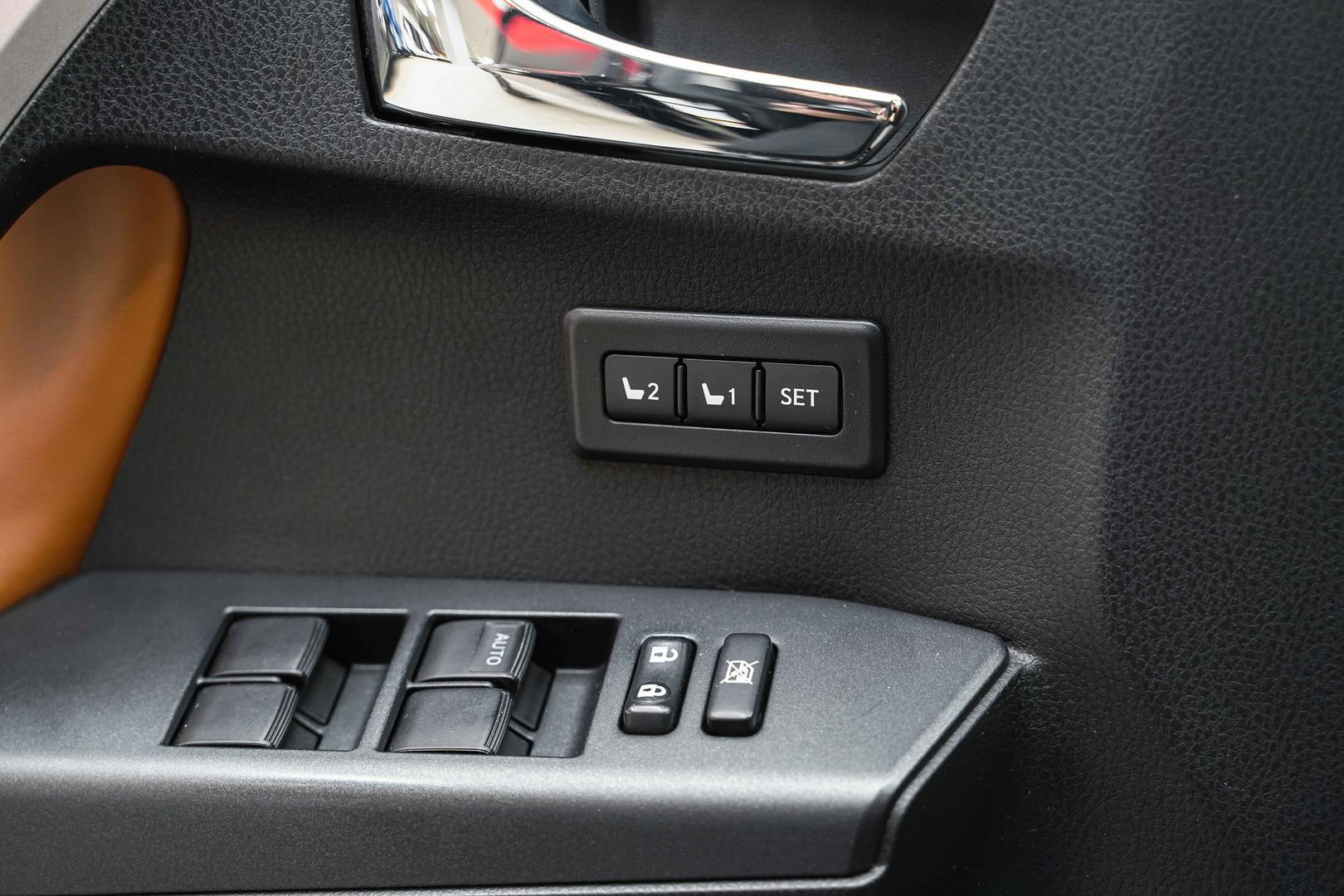 Toyota RAV4 2017, черный, ДЦ Орехово