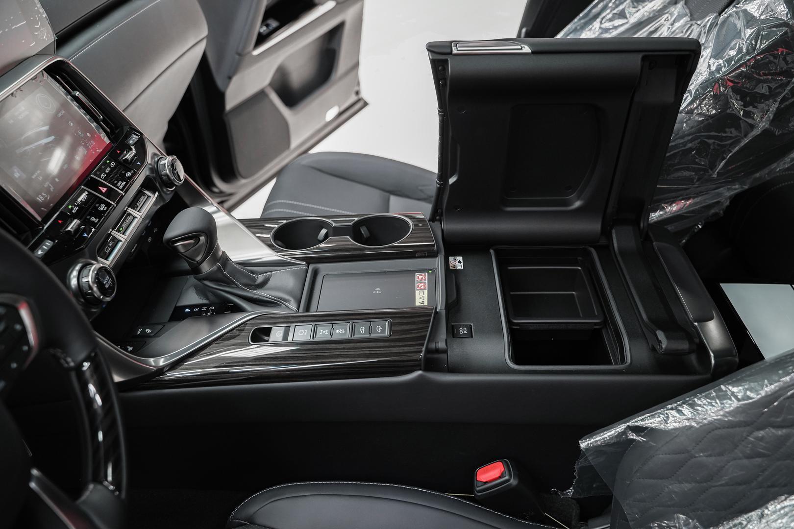 Lexus LX 2025, черный, ДЦ Орехово