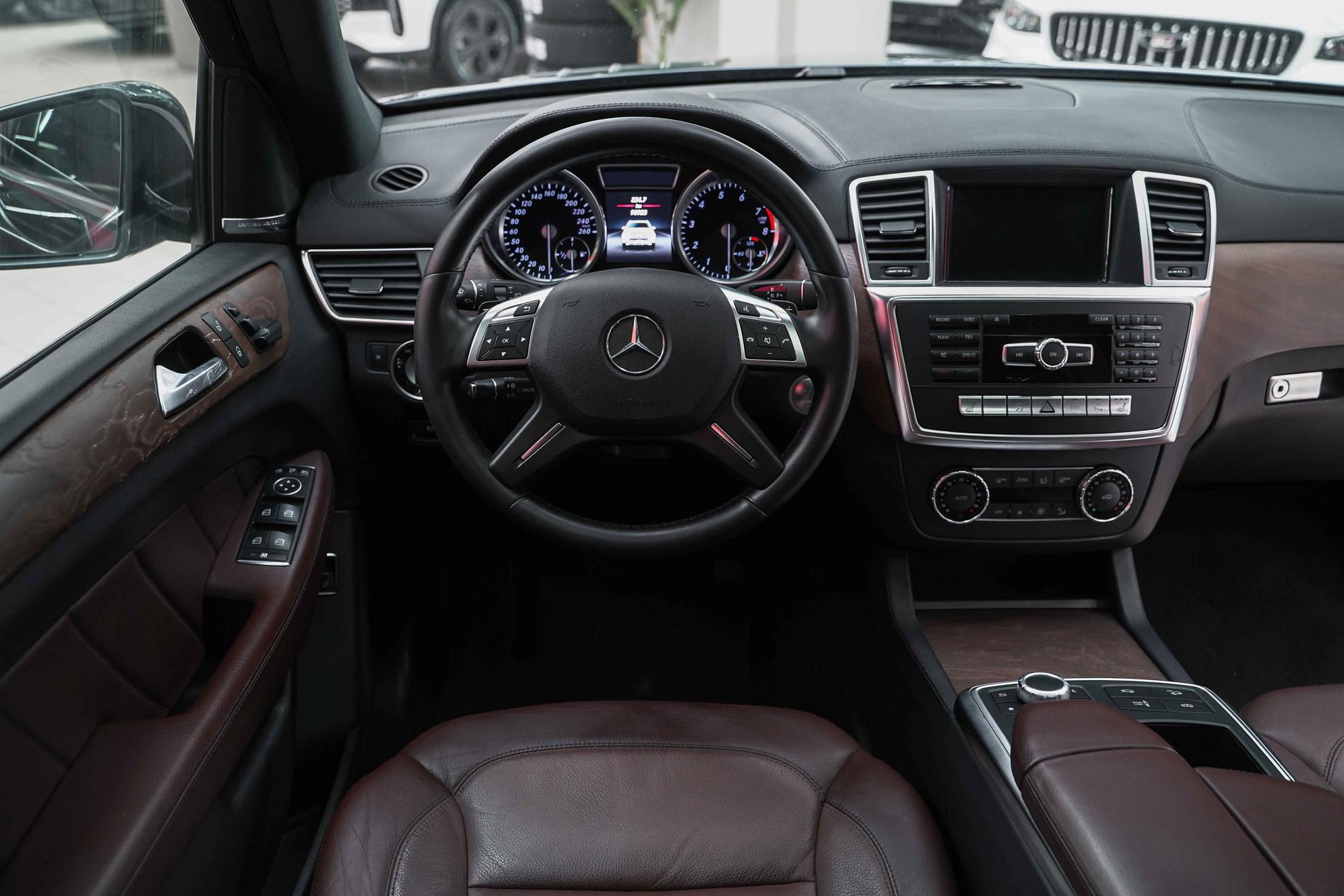 Mercedes-Benz GL-Класс 2015, серый, ДЦ Орехово