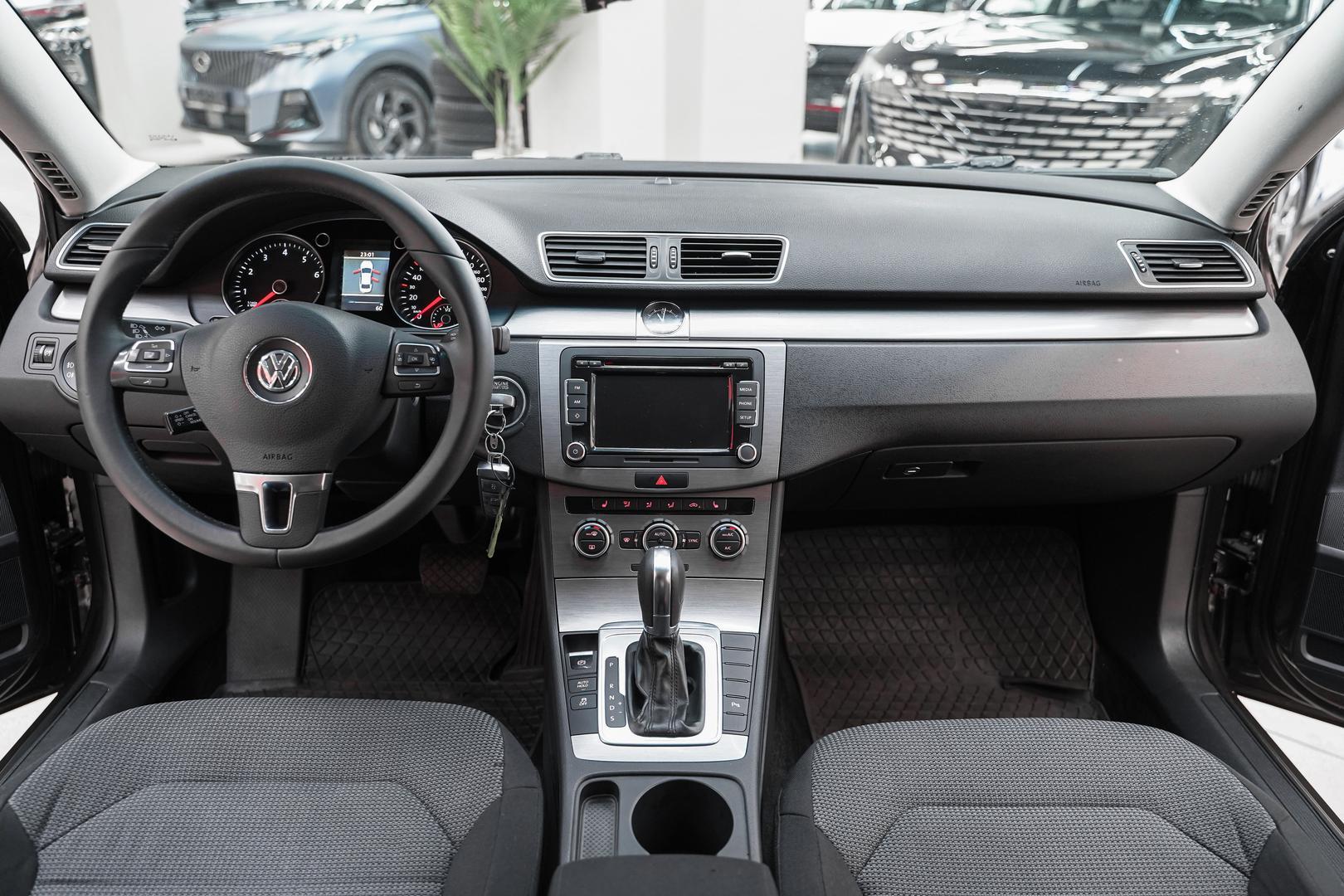 Volkswagen Passat 2013, коричневый, ДЦ Орехово