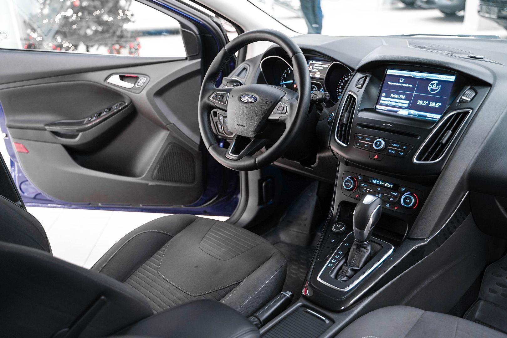 Ford Focus 2016, синий, ДЦ Орехово