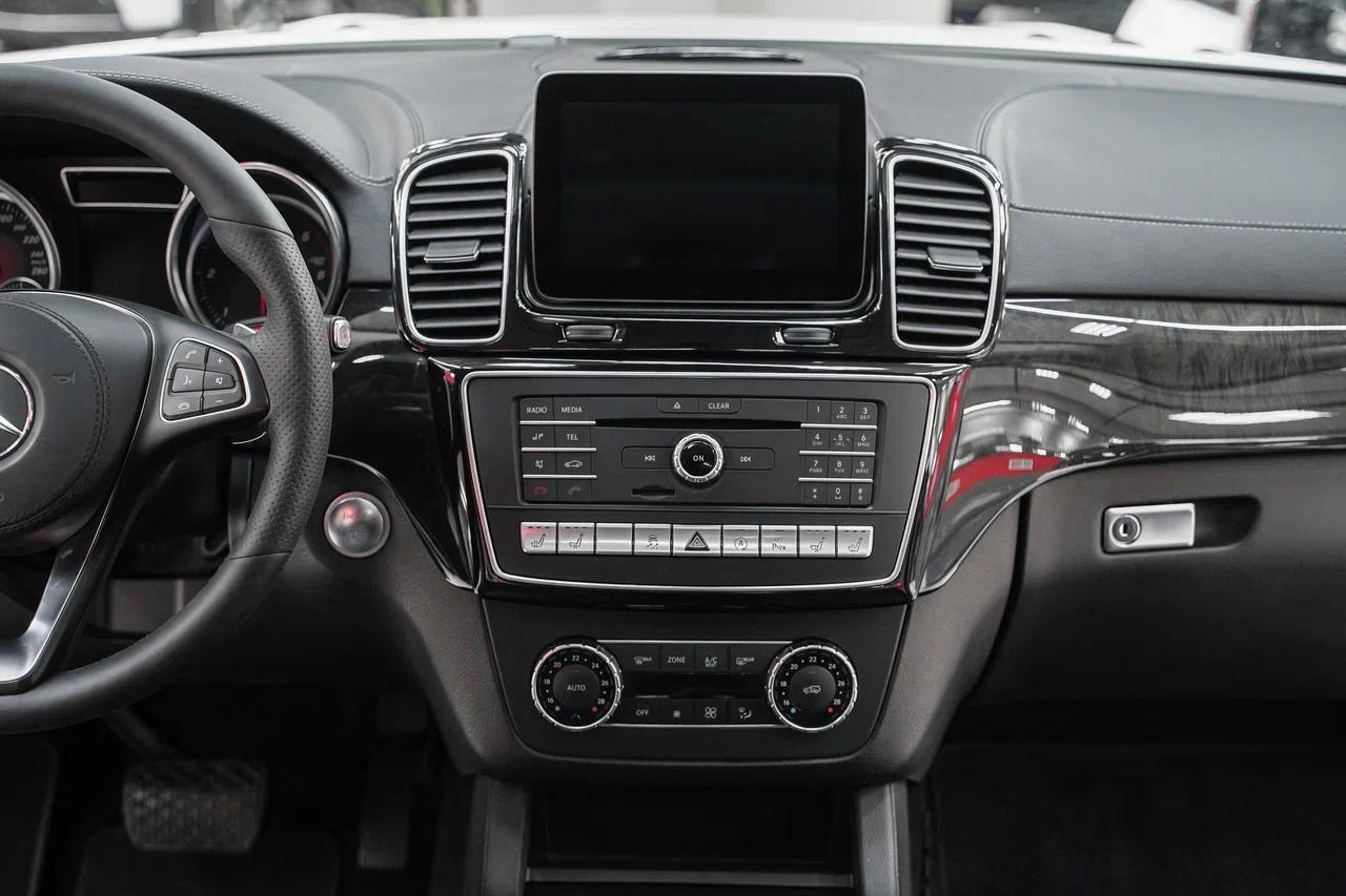 Mercedes-Benz GLS 2016, белый, ДЦ Орехово