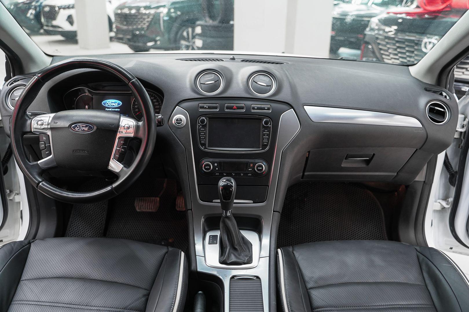 Ford Mondeo 2012, белый, ДЦ Орехово