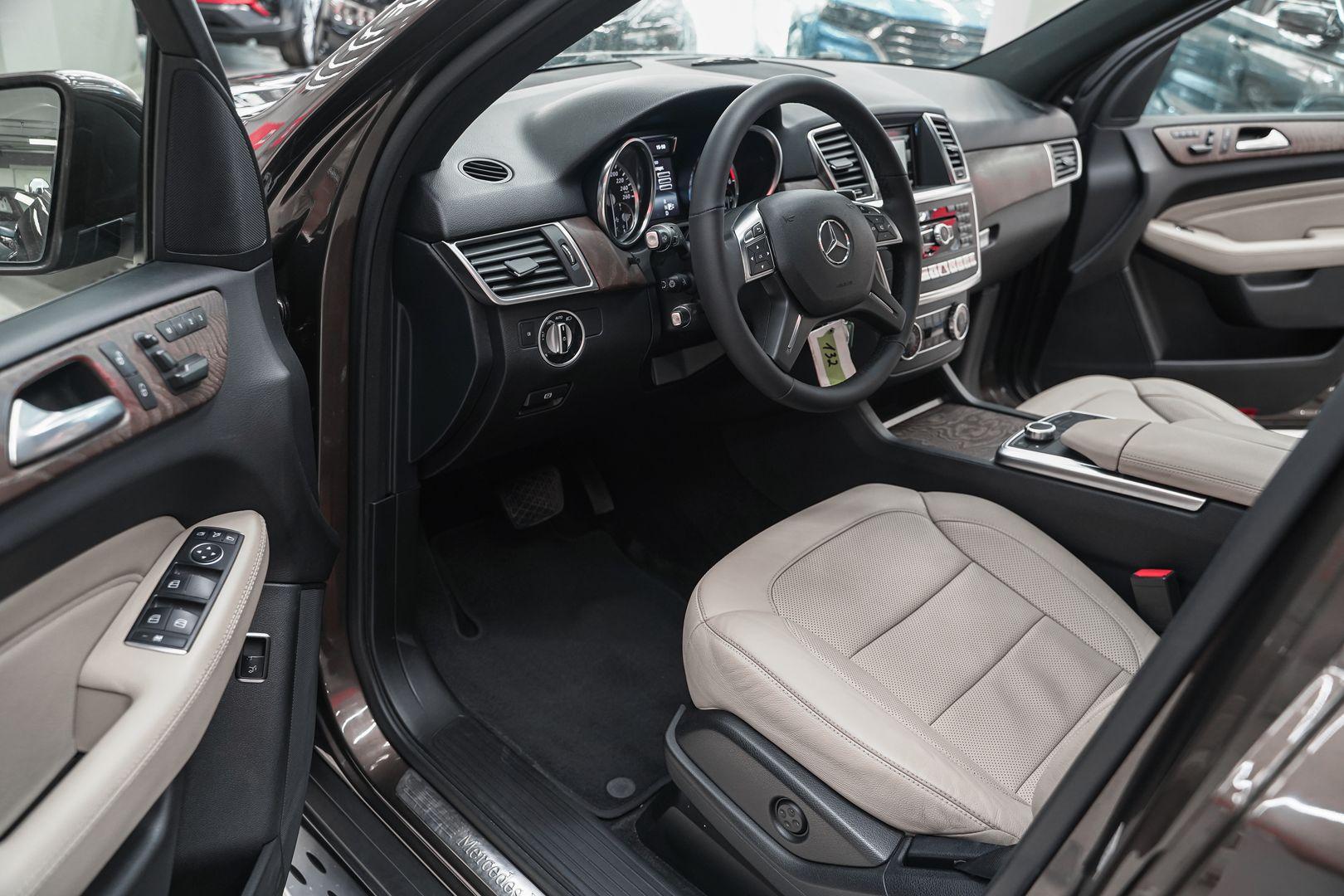 Mercedes-Benz M-Класс 2015, коричневый, ДЦ Орехово
