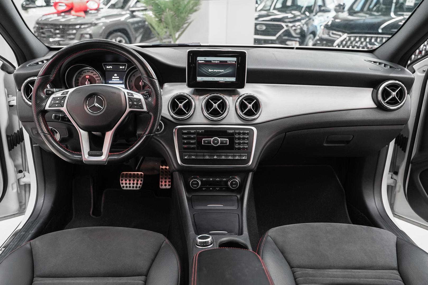 Mercedes-Benz GLA 2015, белый, ДЦ Орехово