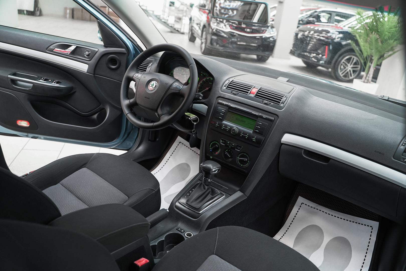 Skoda Octavia 2008, синий, ДЦ Орехово