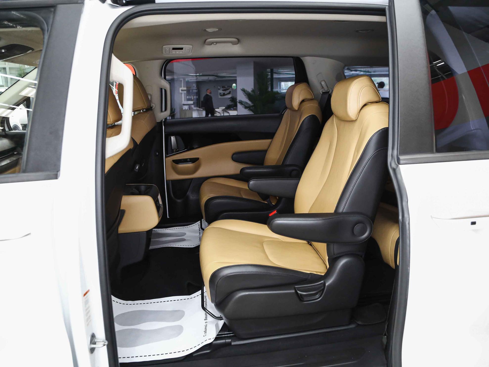 Kia Carnival 2020, белый, ДЦ Орехово