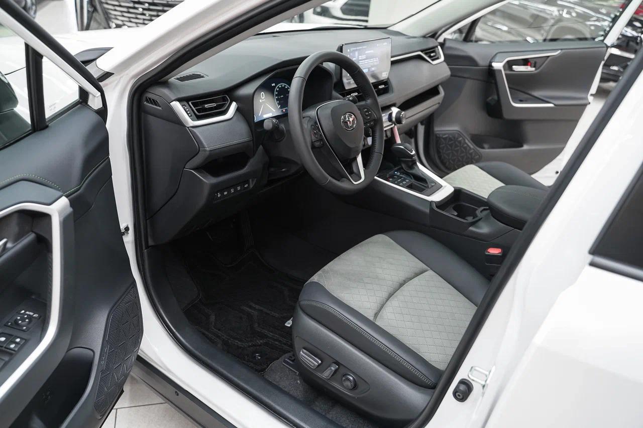 Toyota RAV4 2025, белый, ДЦ Орехово