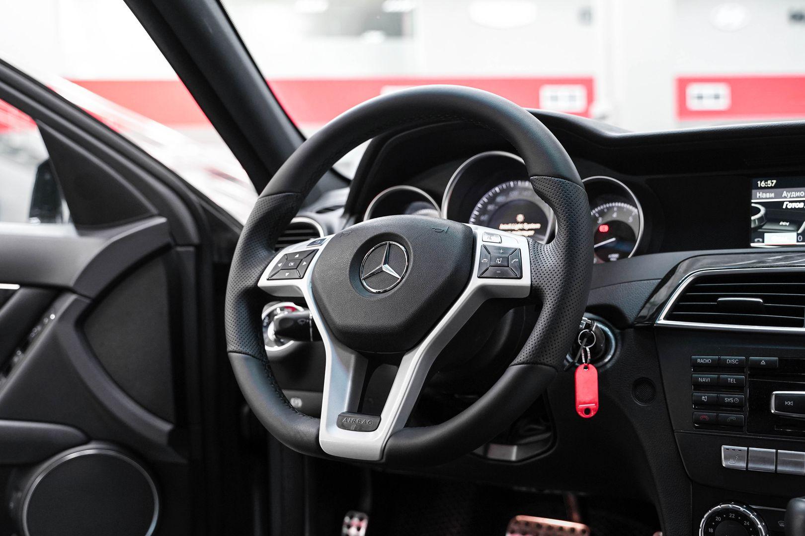 Mercedes-Benz C-Класс 2011, черный, ДЦ Орехово