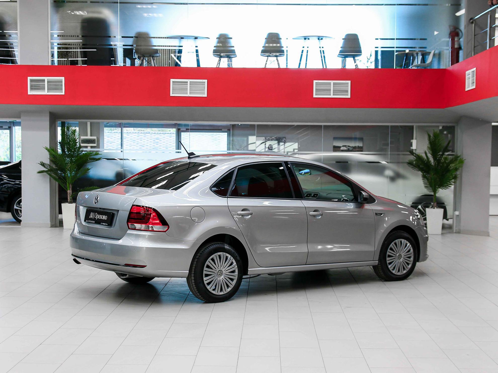 Volkswagen Polo 2018, серебряный, ДЦ Орехово