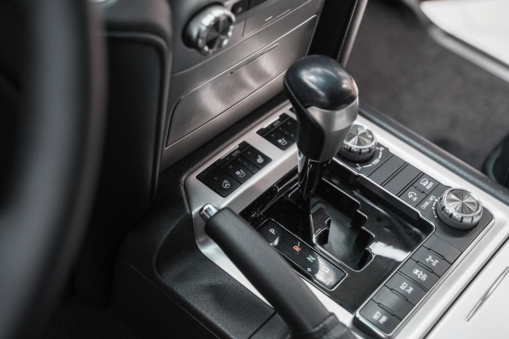 Toyota Land Cruiser 2015, черный, ДЦ Орехово