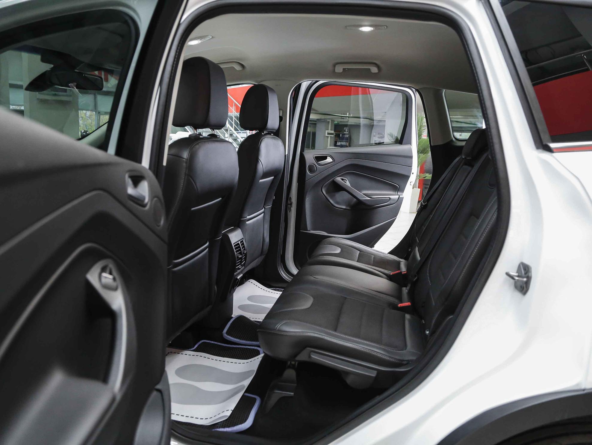 Ford Kuga 2014, белый, ДЦ Орехово