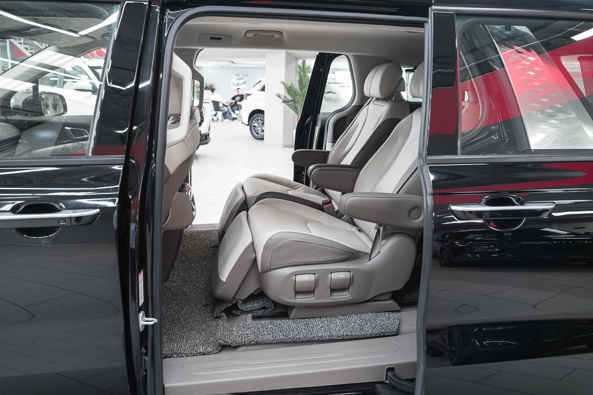 Kia Carnival 2021, черный, ДЦ Орехово