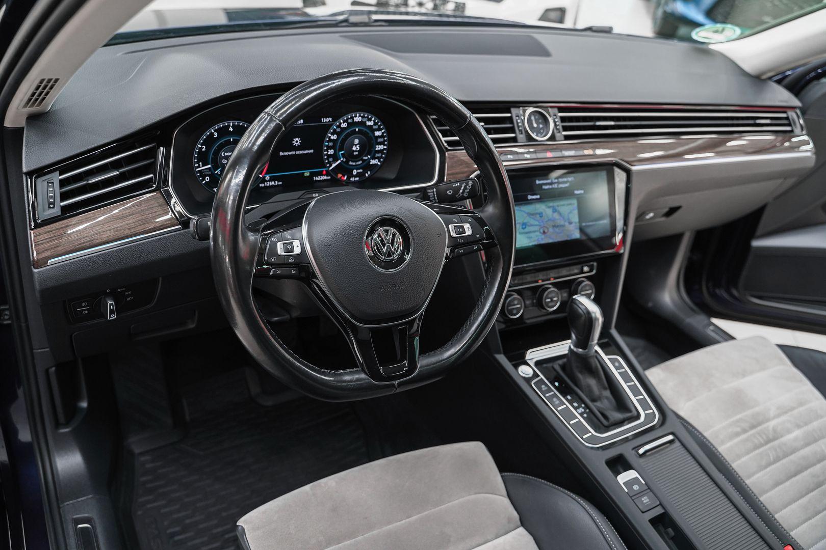 Volkswagen Passat 2018, синий, ДЦ Орехово