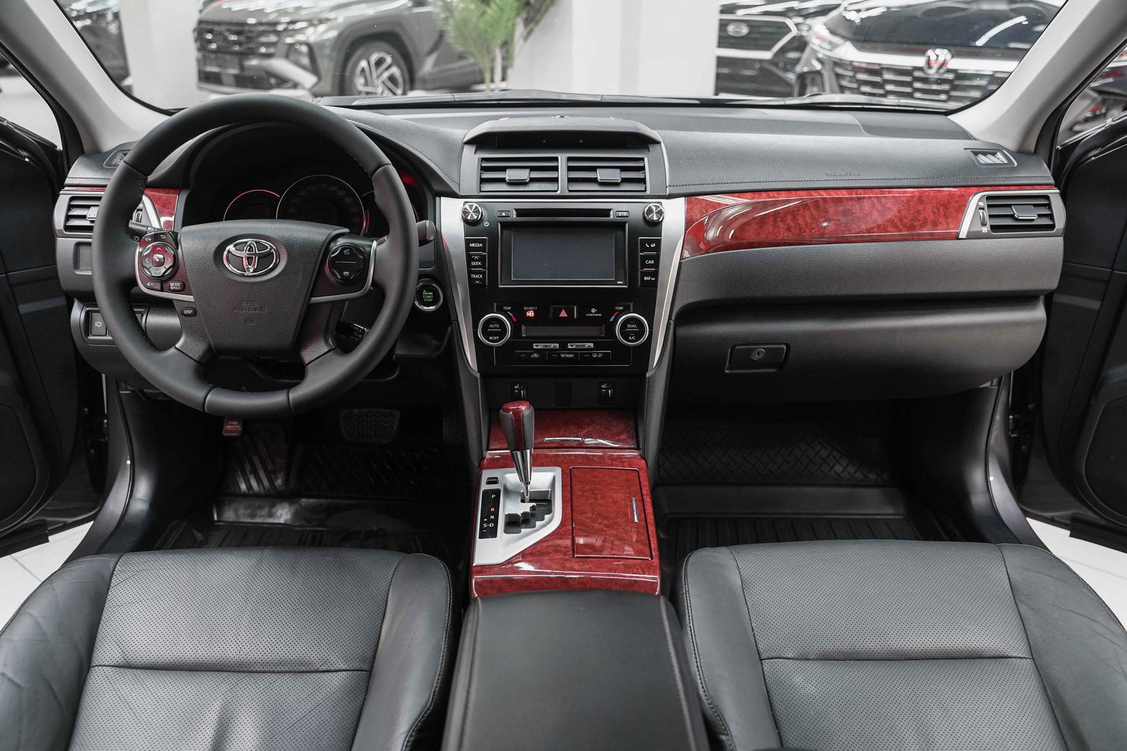 Toyota Camry 2014, серый, ДЦ Орехово