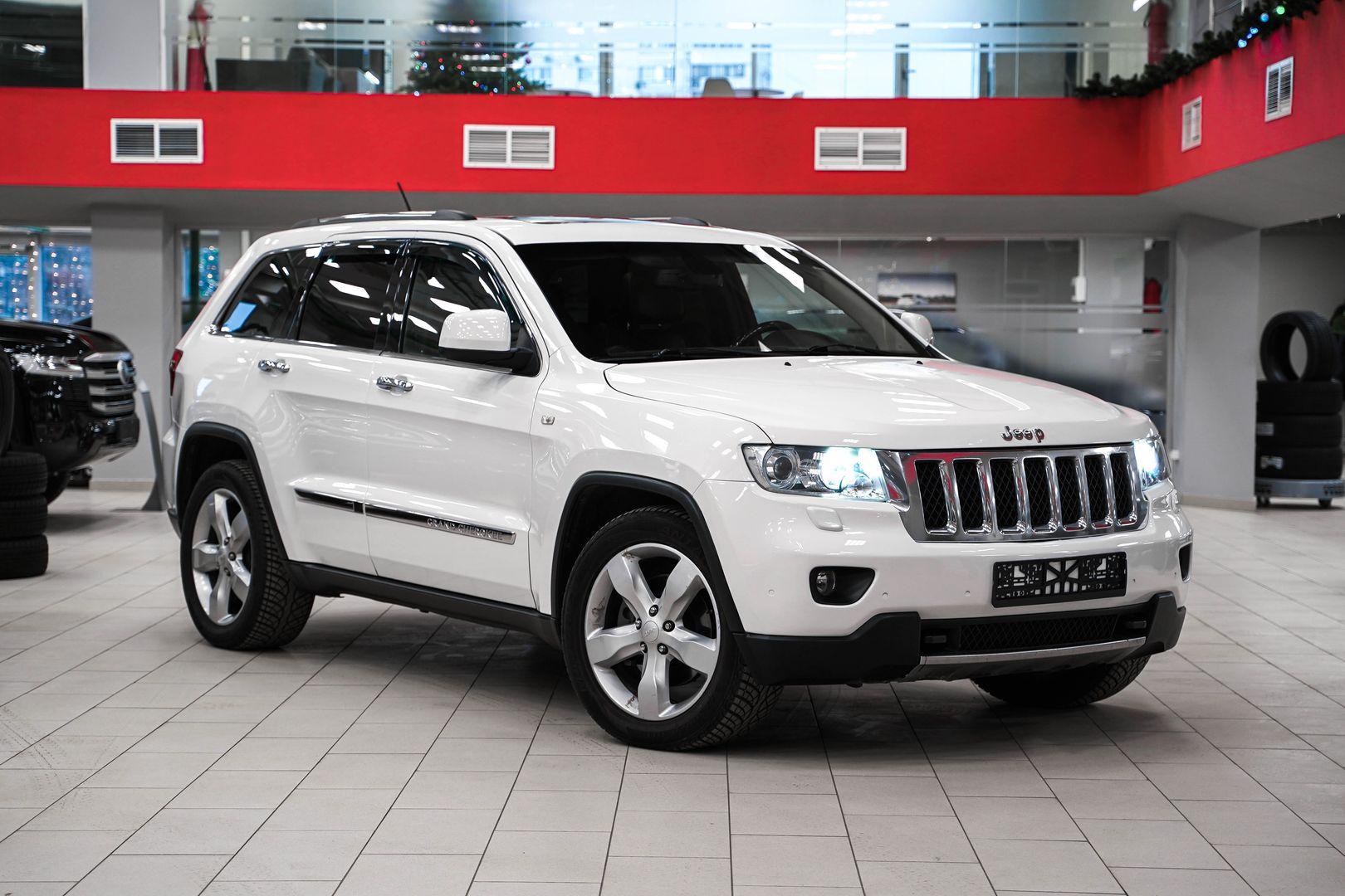 Jeep Grand Cherokee 2012, белый, ДЦ Орехово