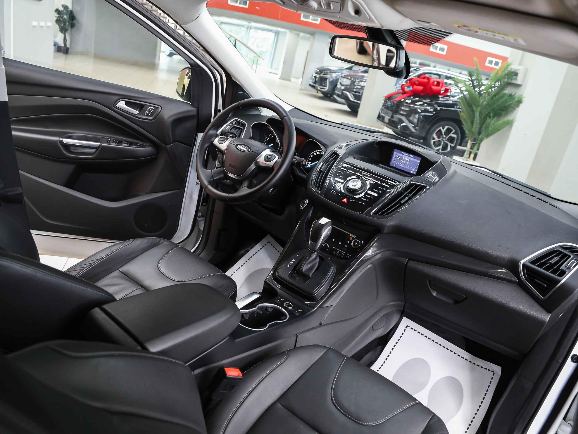 Ford Kuga 2015, белый, ДЦ Орехово