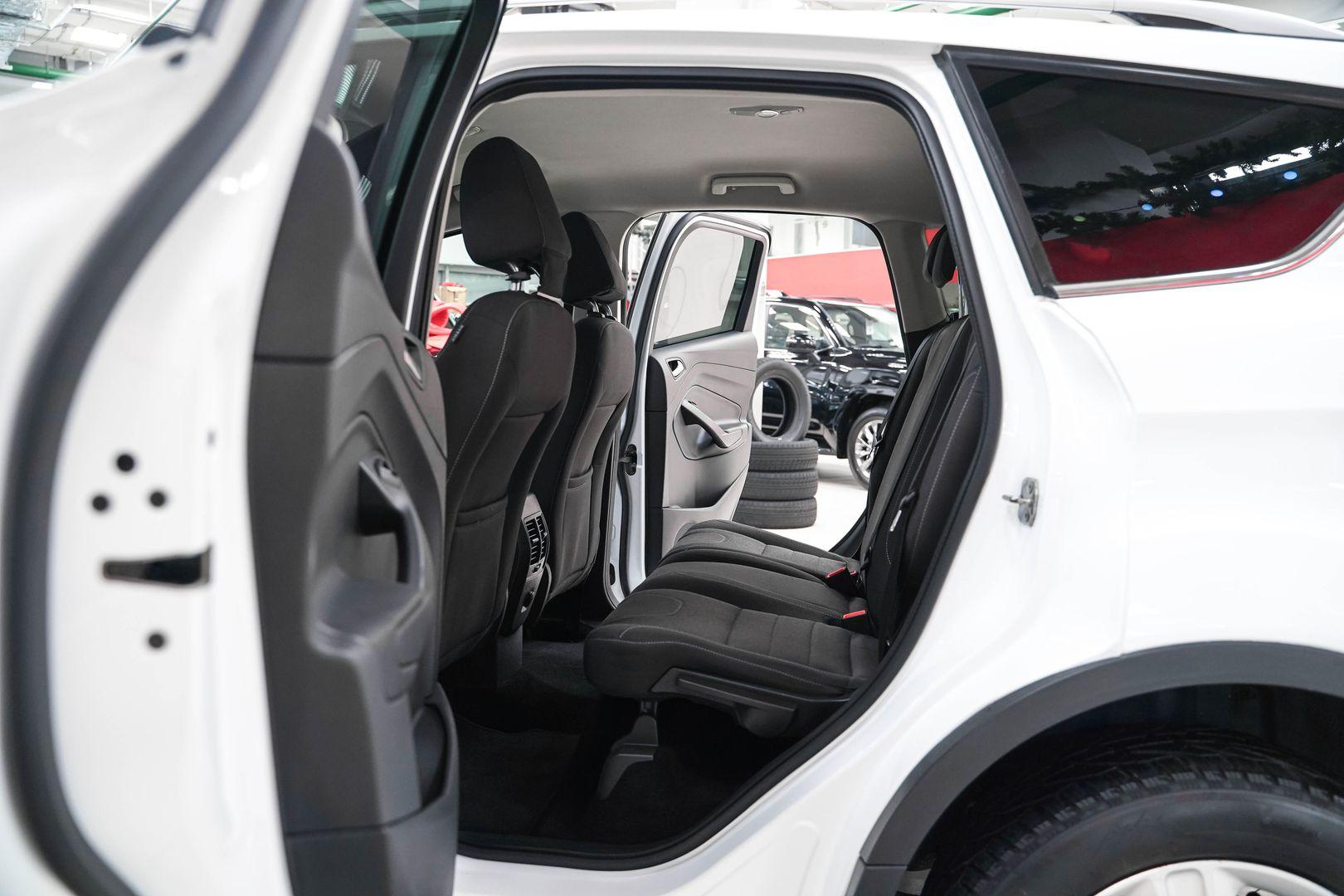 Ford Kuga 2015, белый, ДЦ Орехово
