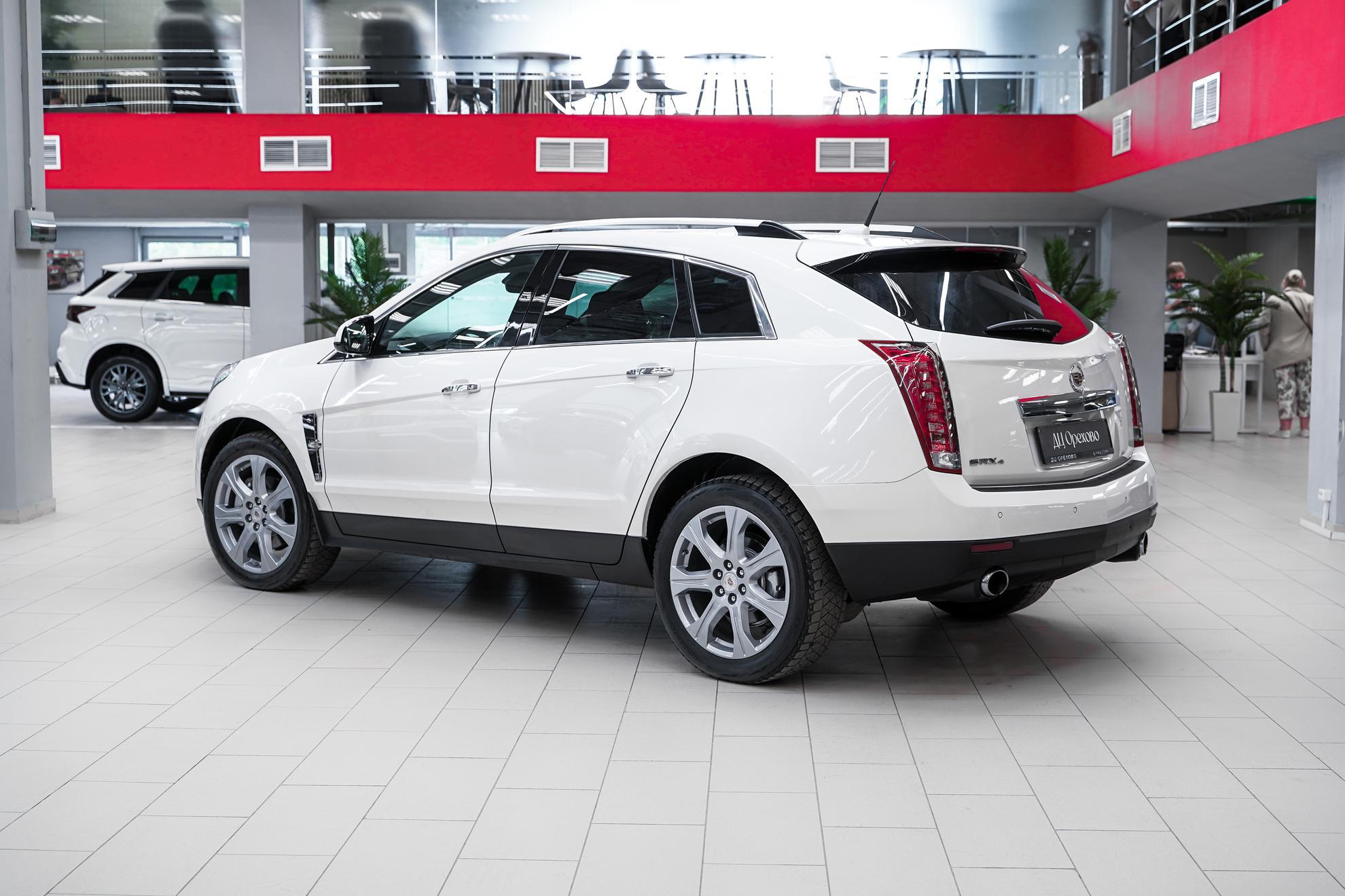 Cadillac SRX 2011, белый, ДЦ Орехово