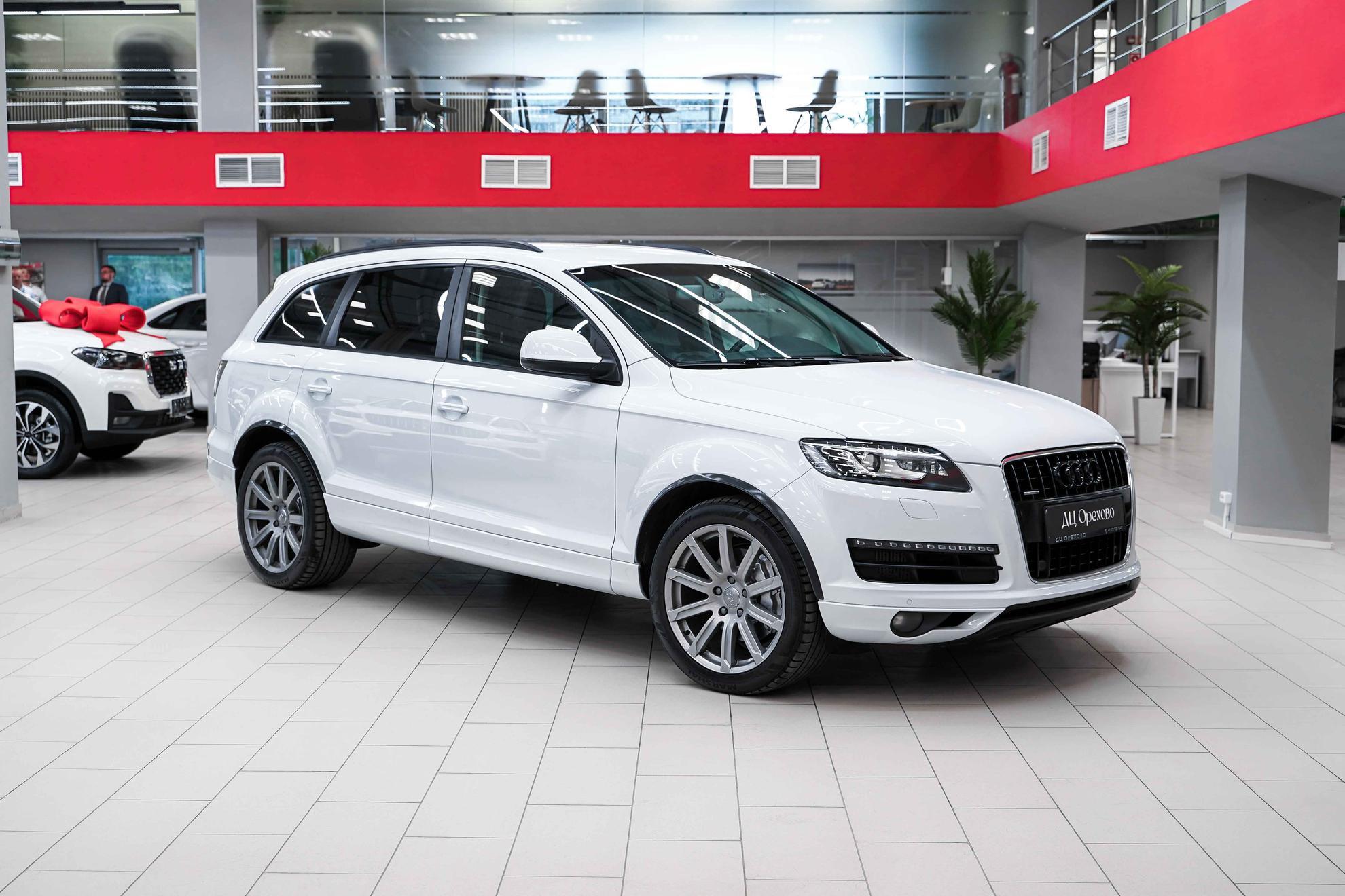 Audi Q7 2015, белый, ДЦ Орехово