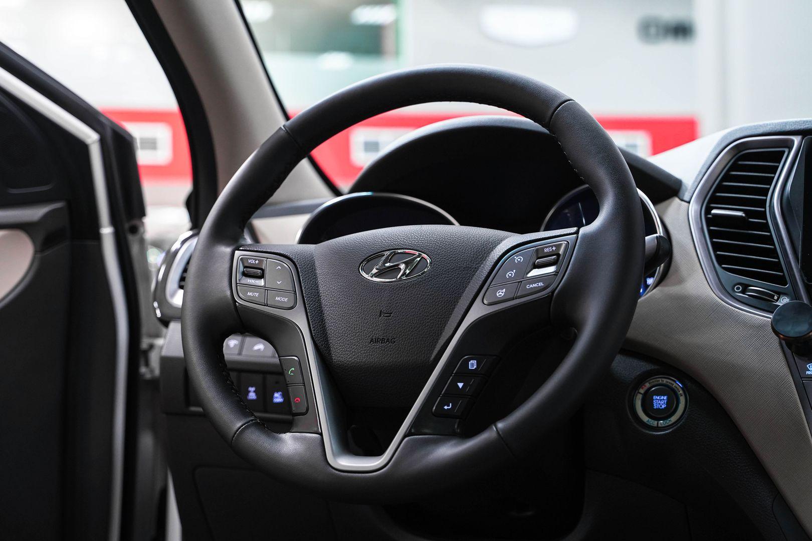 Hyundai Santa Fe 2013, белый, ДЦ Орехово