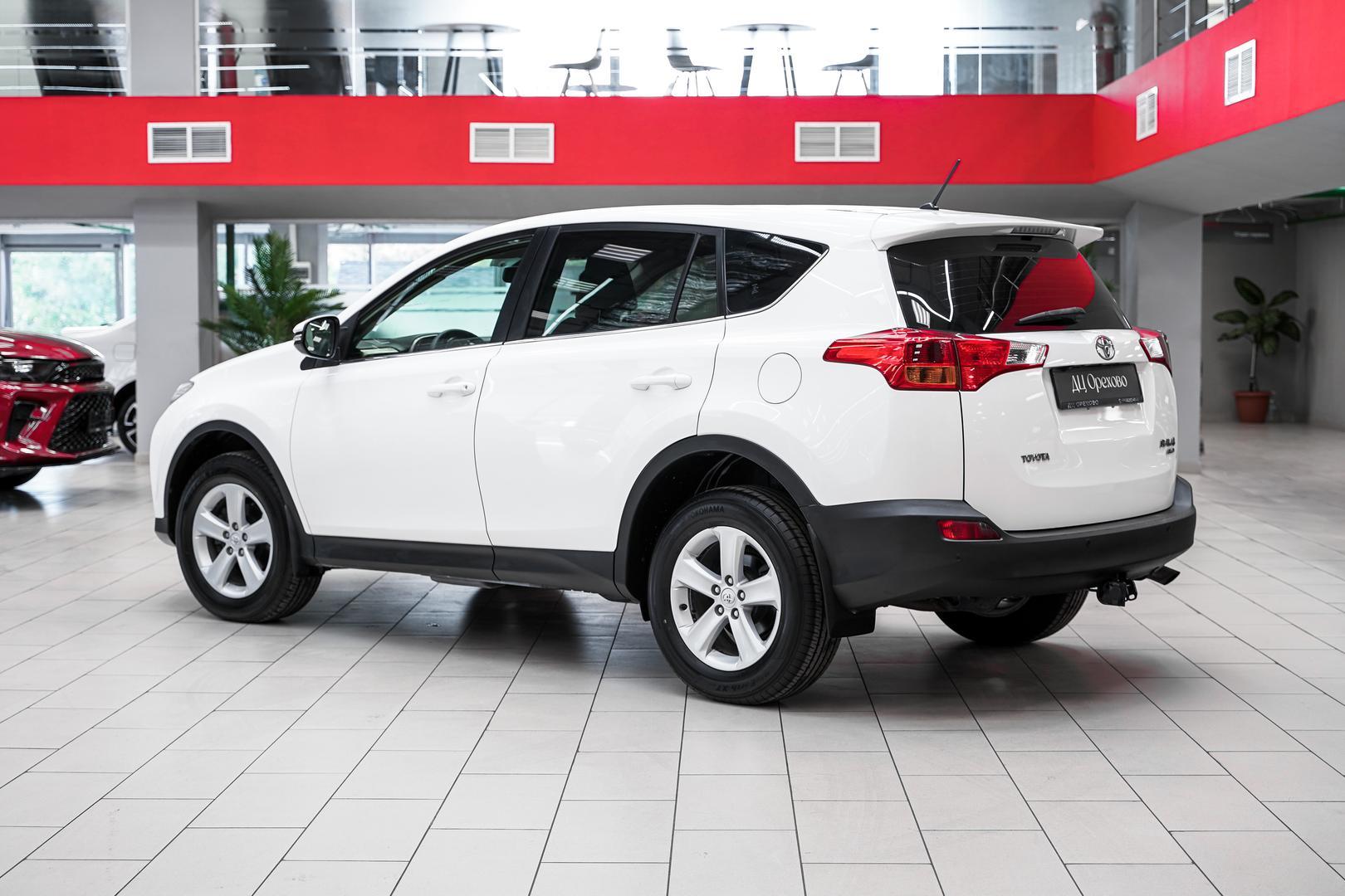 Toyota RAV4 2013, белый, ДЦ Орехово