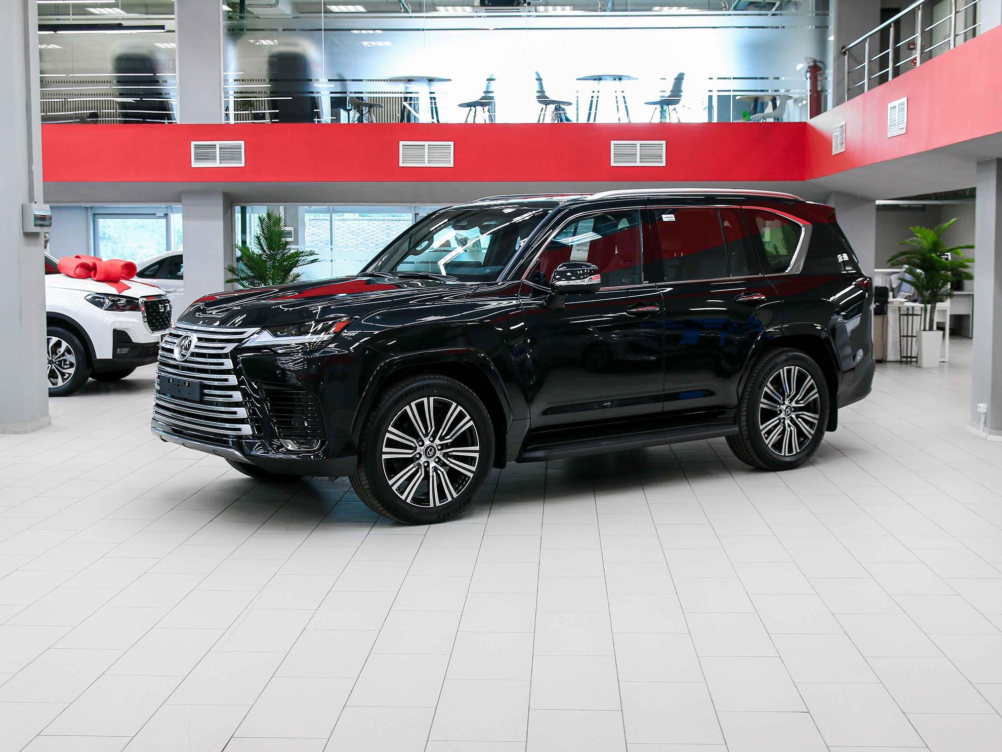 Lexus LX 2026, черный, ДЦ Орехово