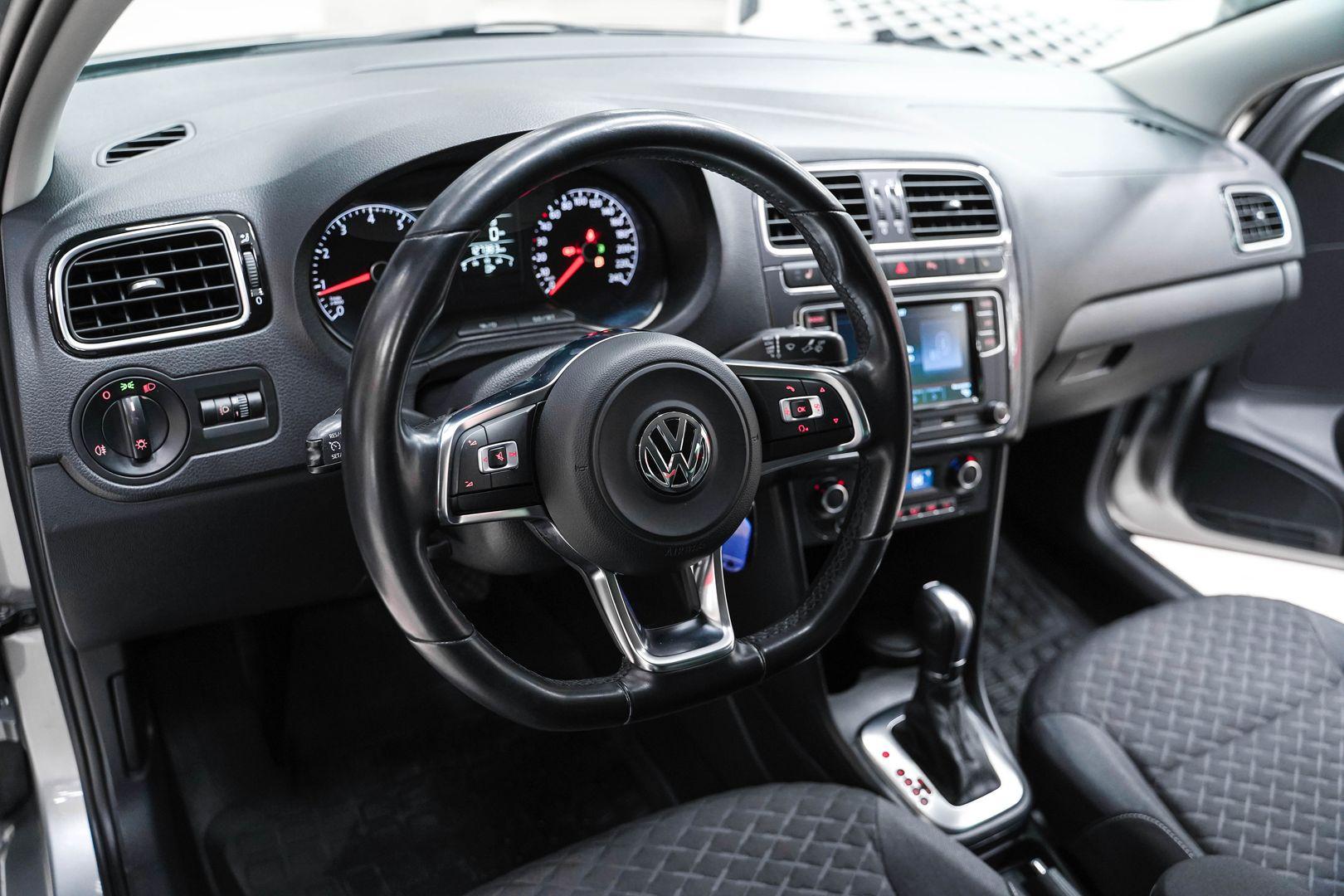 Volkswagen Polo 2018, серебряный, ДЦ Орехово