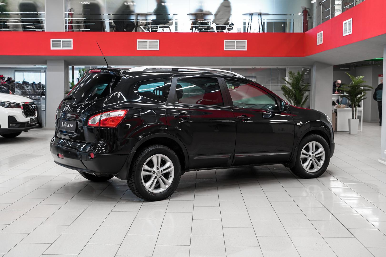 Nissan Qashqai+2 2010, черный, ДЦ Орехово