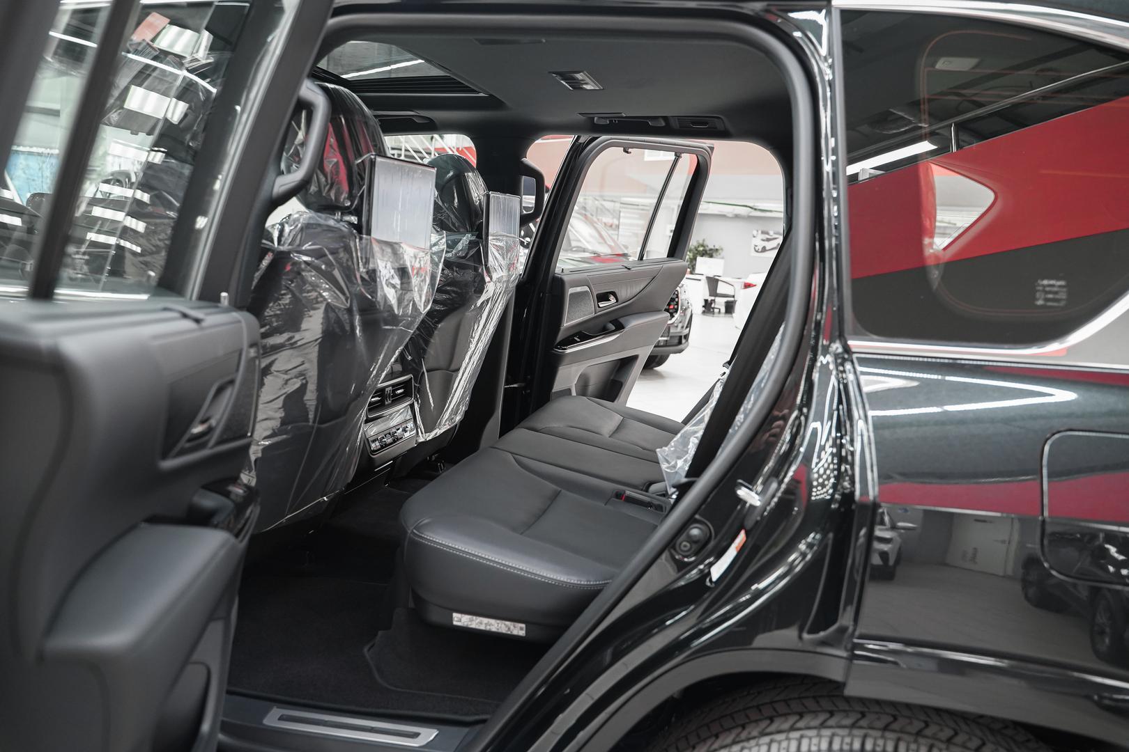 Lexus LX 2025, черный, ДЦ Орехово