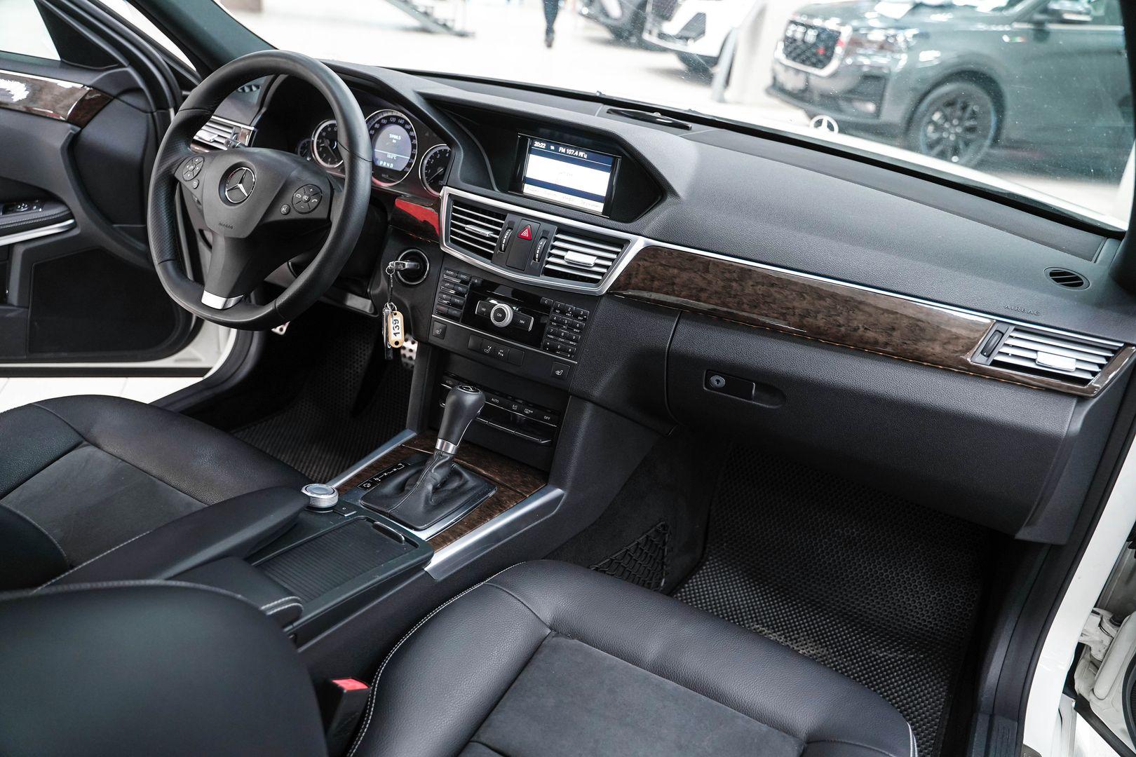 Mercedes-Benz E-Класс 2011, белый, ДЦ Орехово