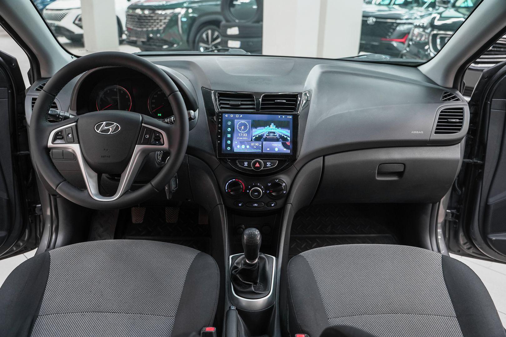 Hyundai Solaris 2013, серый, ДЦ Орехово