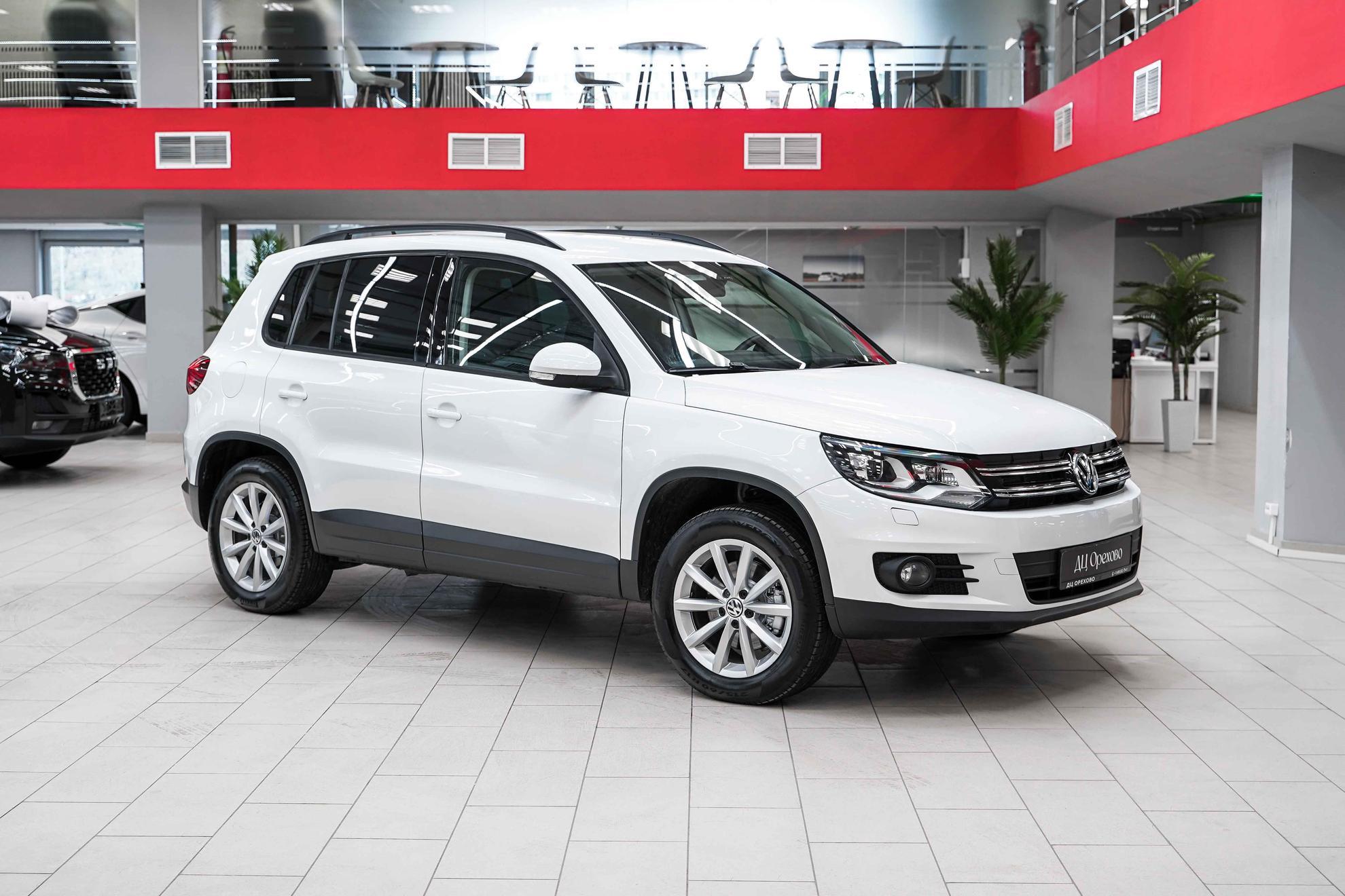 Volkswagen Tiguan 2016, белый, ДЦ Орехово