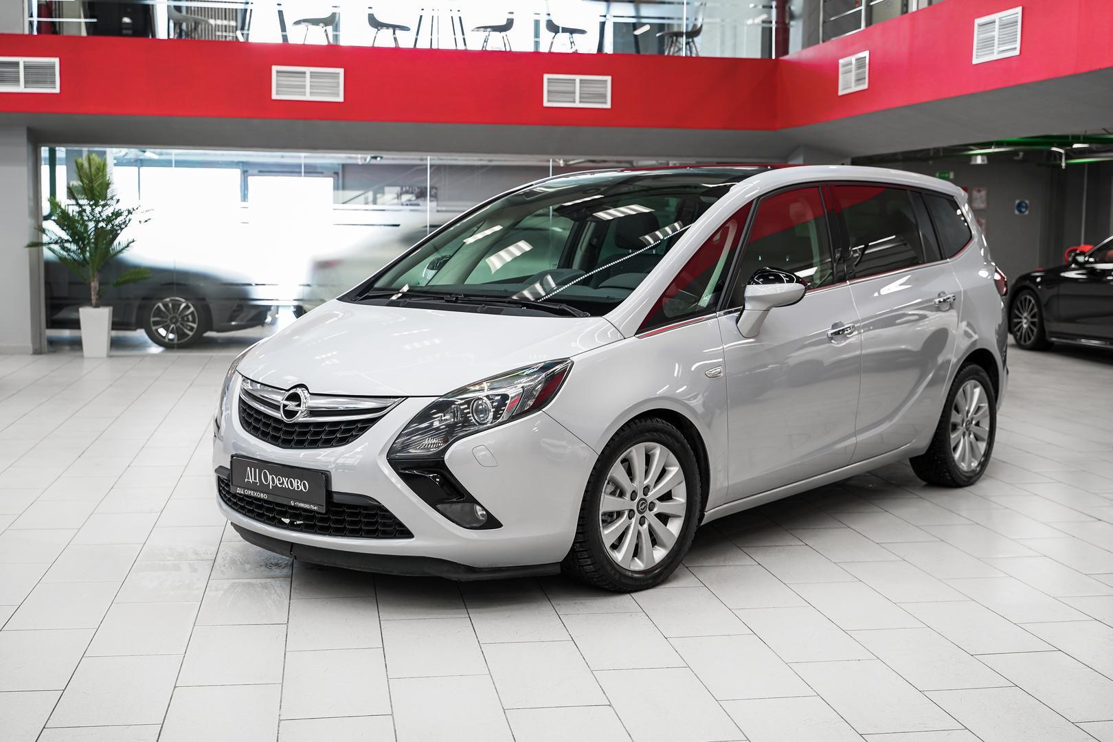 Opel Zafira 2013, белый, ДЦ Орехово