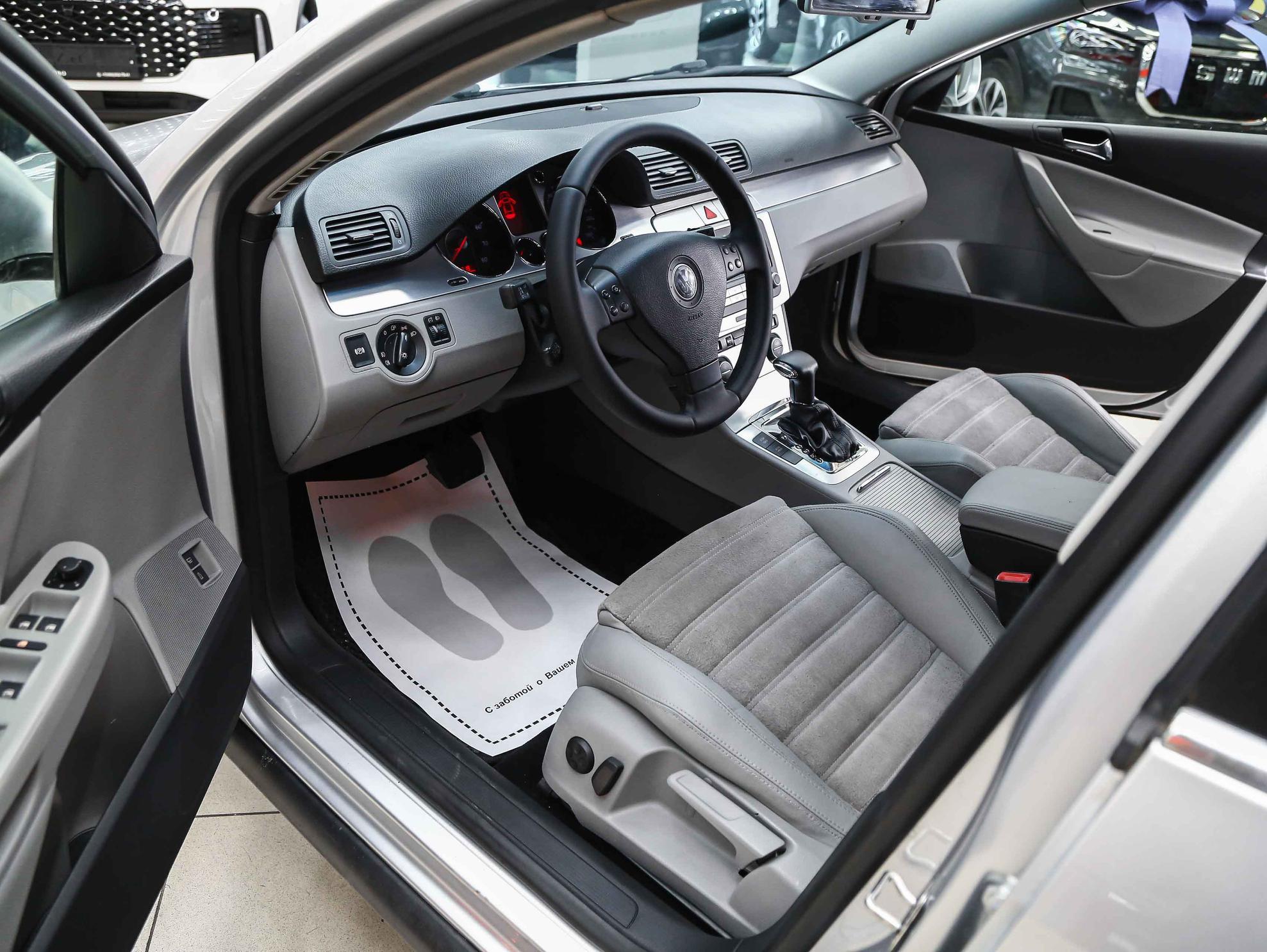Volkswagen Passat 2007, серебряный, ДЦ Орехово