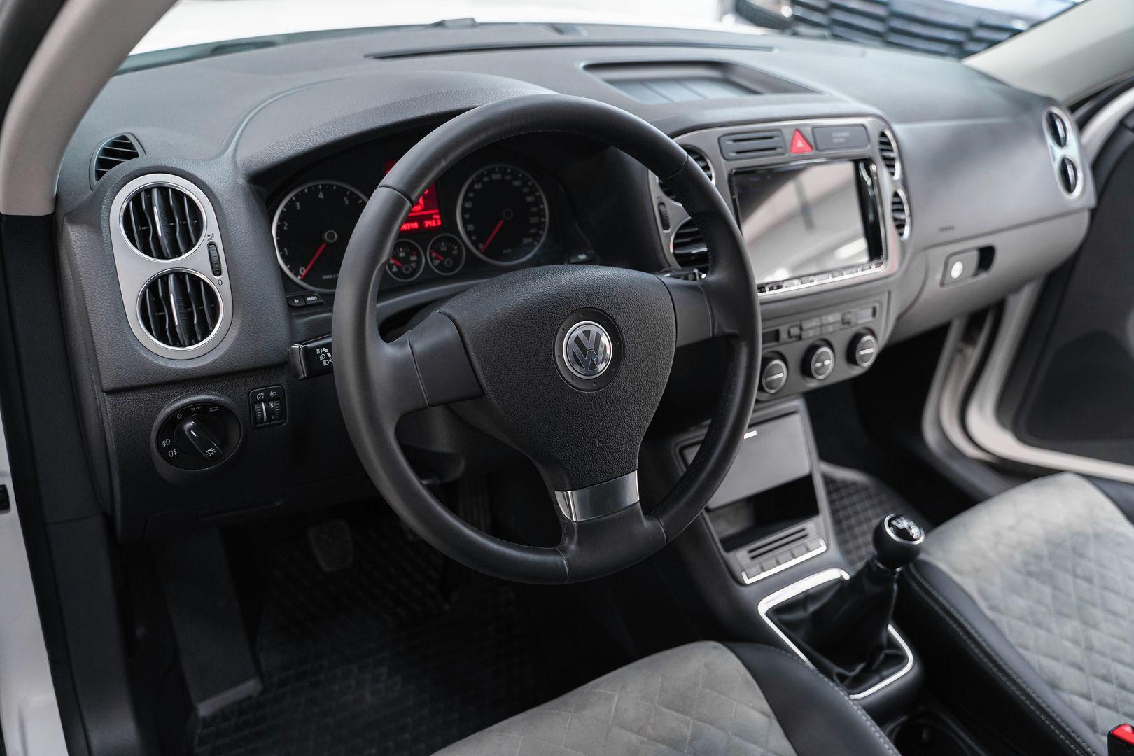 Volkswagen Tiguan 2008, белый, ДЦ Орехово